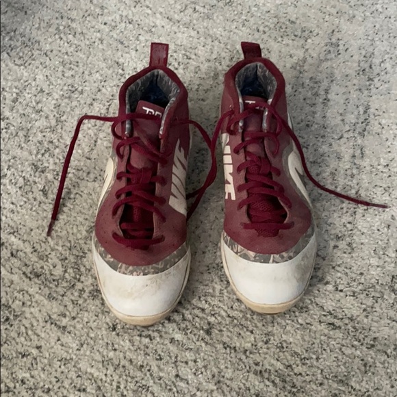 Mike Trout Maroon Cleats - Picture 3 of 3